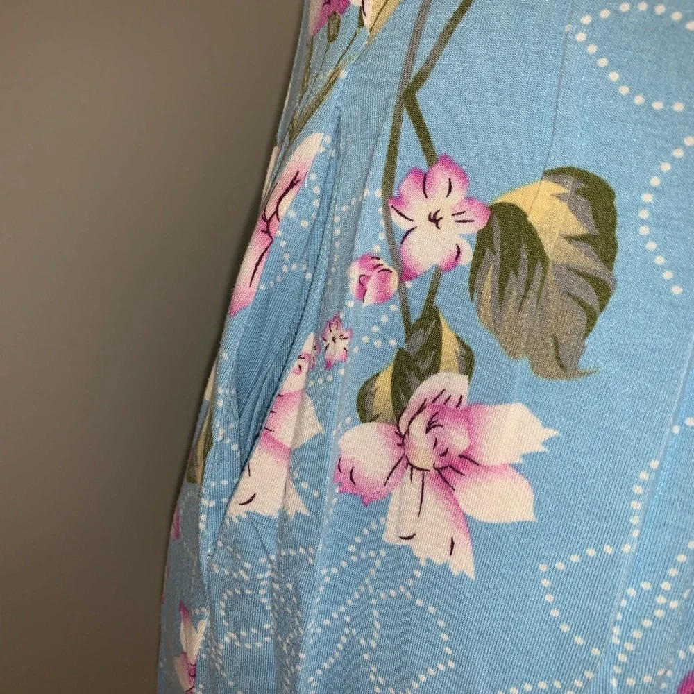Iight blue floral dress - Picture 3 of 3